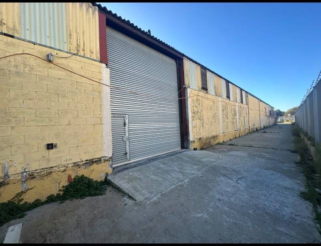 3,300M² WAREHOUSE TO LET IN PAARDEN EILAND